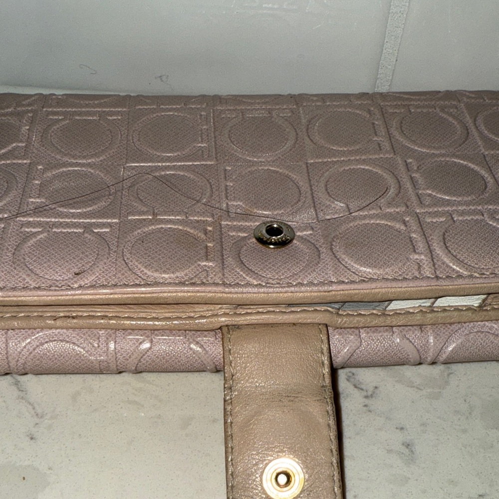 Salvatore Ferragamo Gancini continental  Pink Embossed wallet - Picture 5 of 9